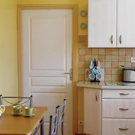 Holiday home 3 Bedroom Beautiful In Guehenno